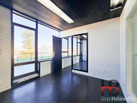 Escritório  Arrendamento em Lordelo do Ouro e Massarelos,Porto