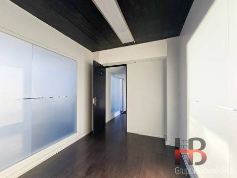 Escritório  Arrendamento em Lordelo do Ouro e Massarelos,Porto