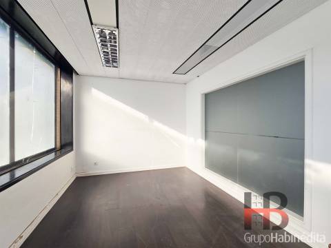 Escritório  Arrendamento em Lordelo do Ouro e Massarelos,Porto