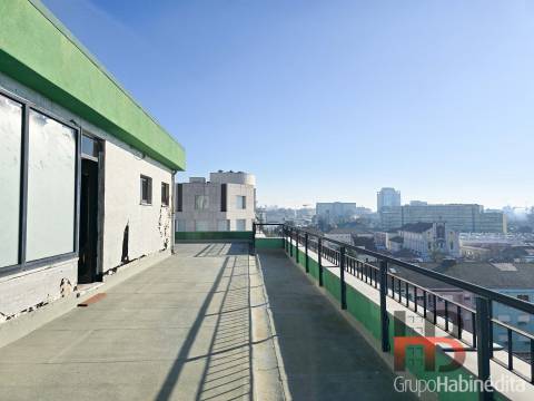 Escritório  Arrendamento em Lordelo do Ouro e Massarelos,Porto