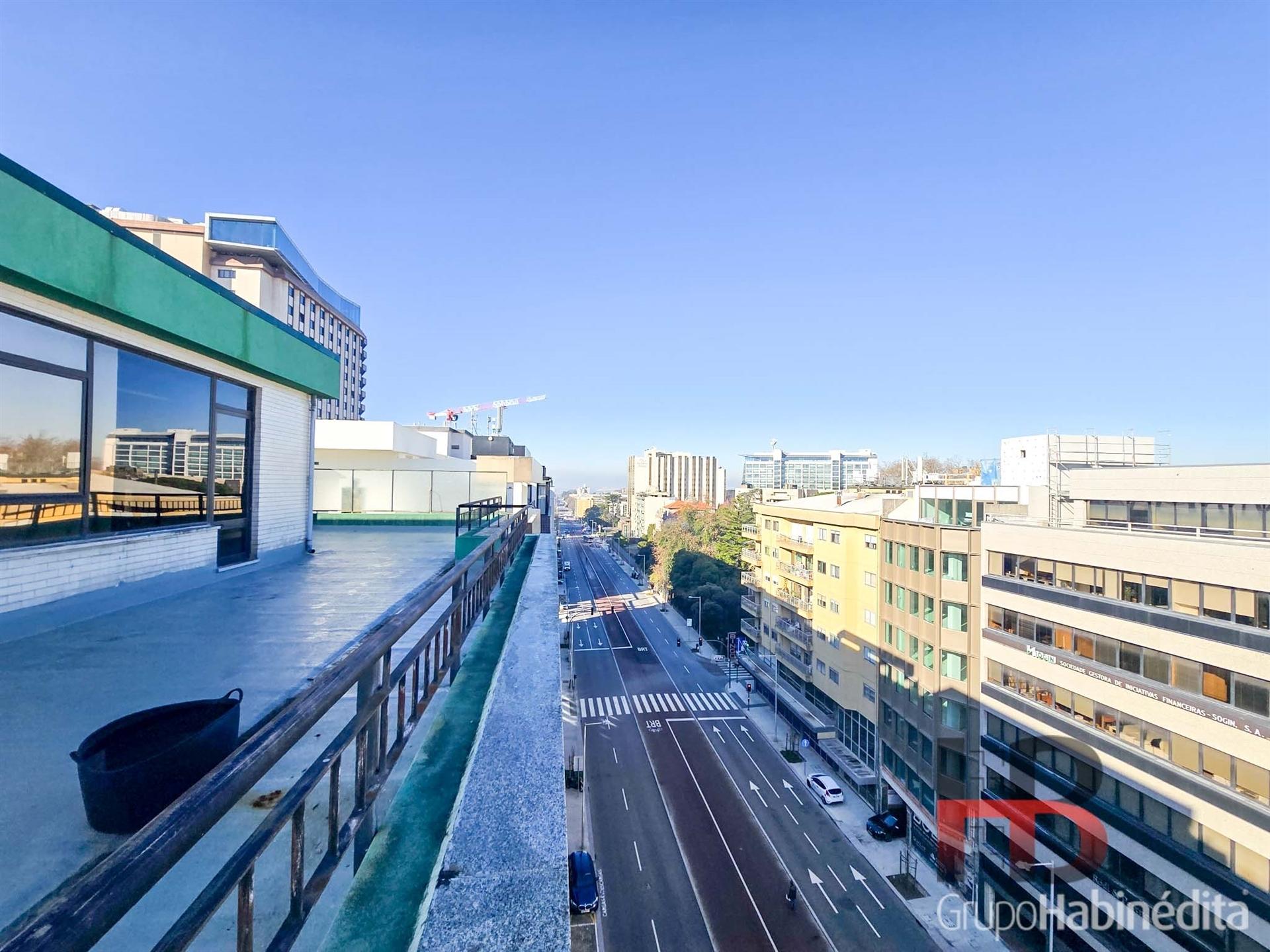 Escritório  Arrendamento em Lordelo do Ouro e Massarelos,Porto