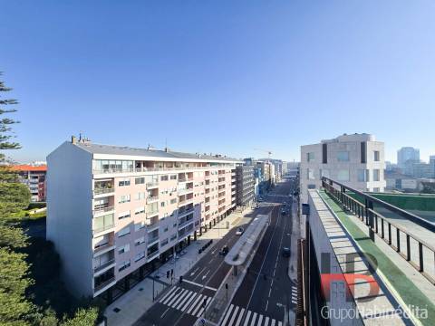 Escritório  Arrendamento em Lordelo do Ouro e Massarelos,Porto