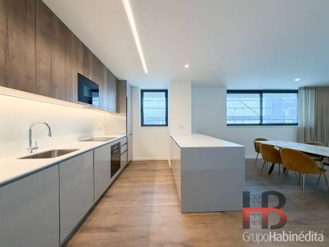 Apartamento T3 Venda em Matosinhos e Leça da Palmeira,Matosinhos