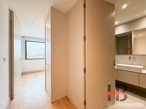 Apartamento T1 com Varanda na Constituição, Porto - Pronto a habitar