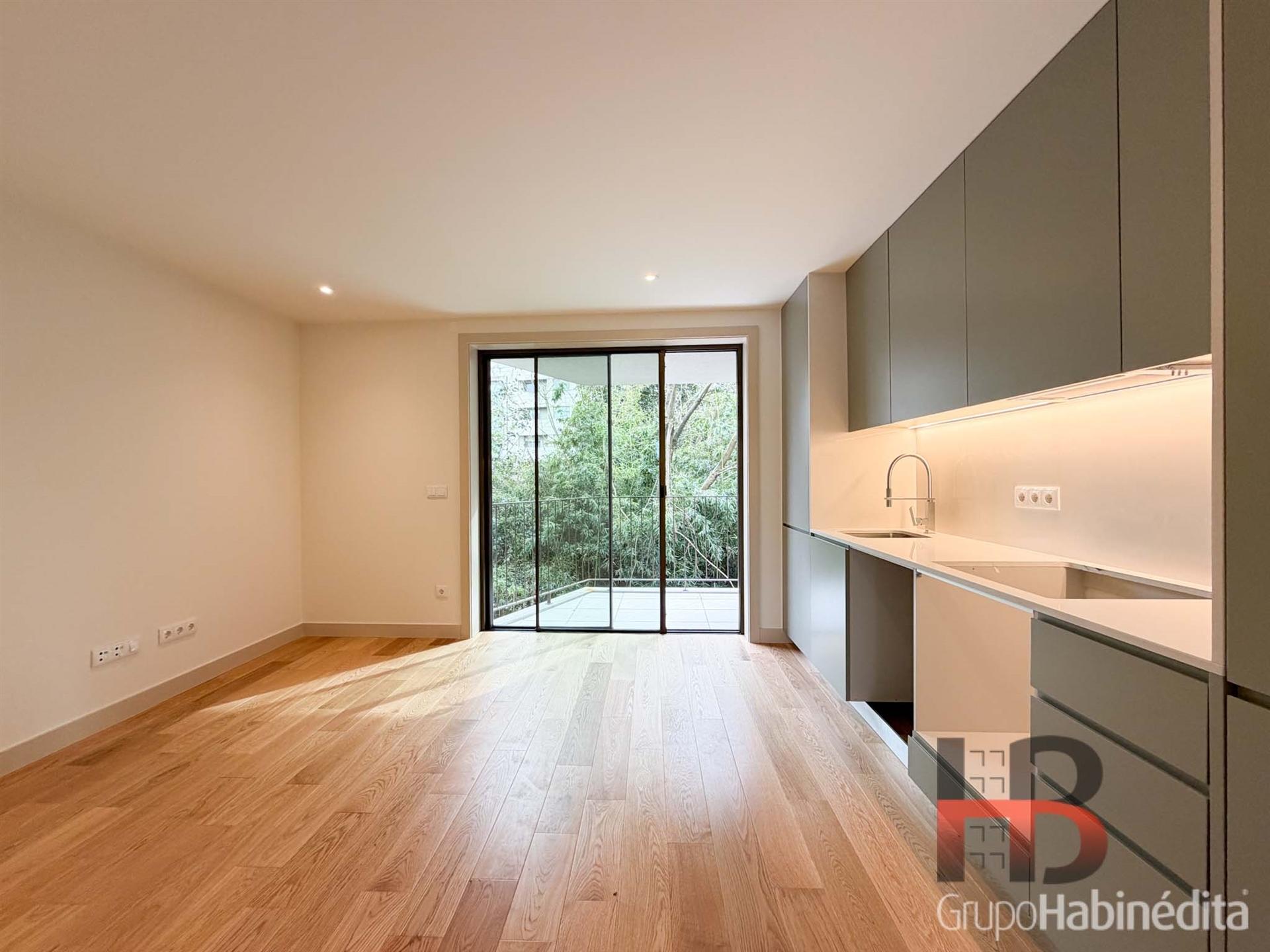 Apartamento T1 com Varanda na Constituição, Porto - Pronto a habitar