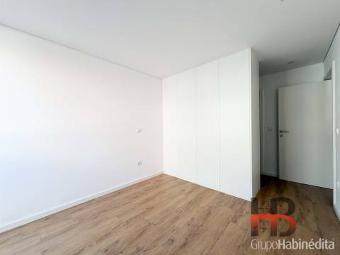 Apartamento T2 Arrendamento em Paranhos,Porto