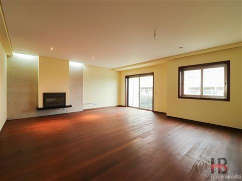 Moradia Geminada T4 Venda em Mafamude e Vilar do Paraíso,Vila Nova de Gaia