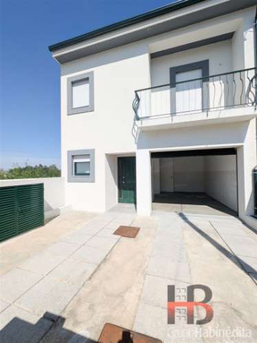 Moradia Geminada T3 Venda em Águas Santas,Maia