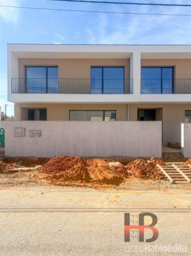 Moradia em Banda T3 Venda em Oliveira de Azeméis, Santiago de Riba-Ul, Ul, Macinhata da Seixa e Madail,Oliveira de Azeméis