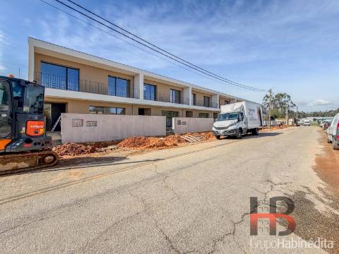 Moradia em Banda T3 Venda em Oliveira de Azeméis, Santiago de Riba-Ul, Ul, Macinhata da Seixa e Madail,Oliveira de Azeméis