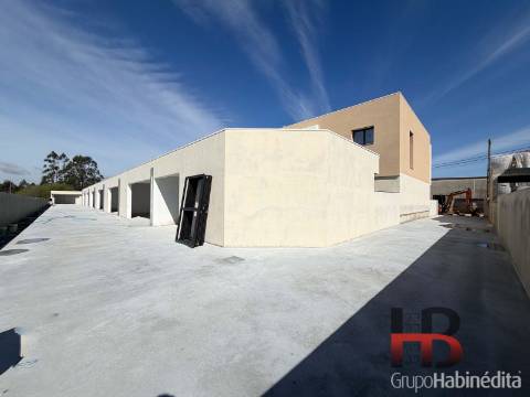 Moradia em Banda T3 Venda em Oliveira de Azeméis, Santiago de Riba-Ul, Ul, Macinhata da Seixa e Madail,Oliveira de Azeméis