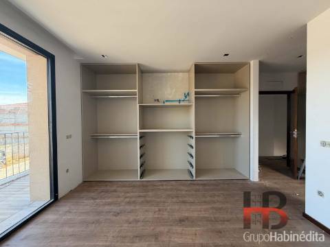 Moradia em Banda T3 Venda em Oliveira de Azeméis, Santiago de Riba-Ul, Ul, Macinhata da Seixa e Madail,Oliveira de Azeméis