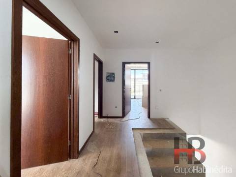 Moradia em Banda T3 Venda em Oliveira de Azeméis, Santiago de Riba-Ul, Ul, Macinhata da Seixa e Madail,Oliveira de Azeméis