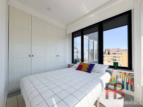 Apartamento T0 com garagem à Praça do Marquês, Porto | Remodelado e Mobilado