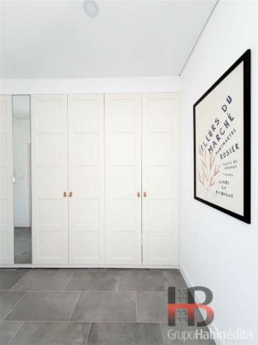 Apartamento T0 com garagem à Praça do Marquês, Porto | Remodelado e Mobilado