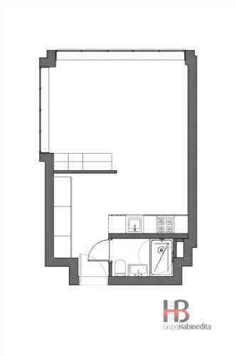 Apartamento T0 com garagem à Praça do Marquês, Porto | Remodelado e Mobilado