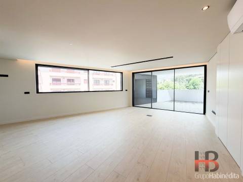 Apartamento T4 Venda em Gondomar (São Cosme), Valbom e Jovim,Gondomar