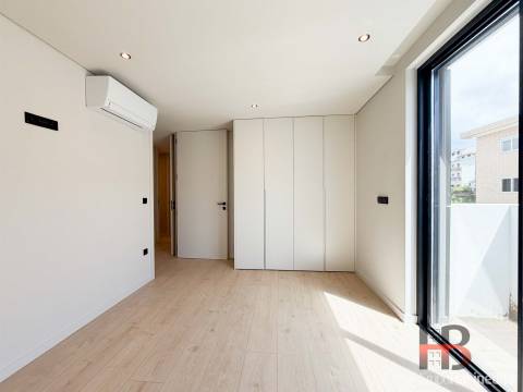 Apartamento T4 Venda em Gondomar (São Cosme), Valbom e Jovim,Gondomar