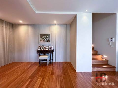 Apartamento T2 DUPLEX Arrendamento em Lordelo do Ouro e Massarelos,Porto