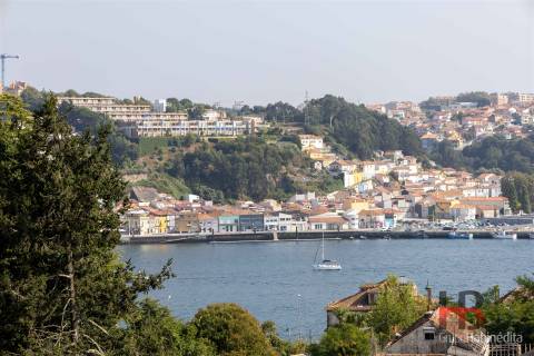 Apartamento T2 DUPLEX Arrendamento em Lordelo do Ouro e Massarelos,Porto