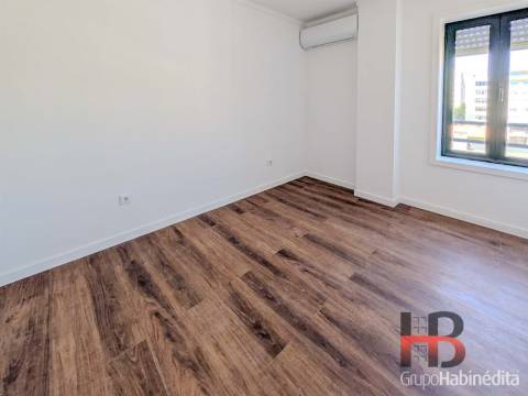 Apartamento T2 Arrendamento em Cidade da Maia,Maia