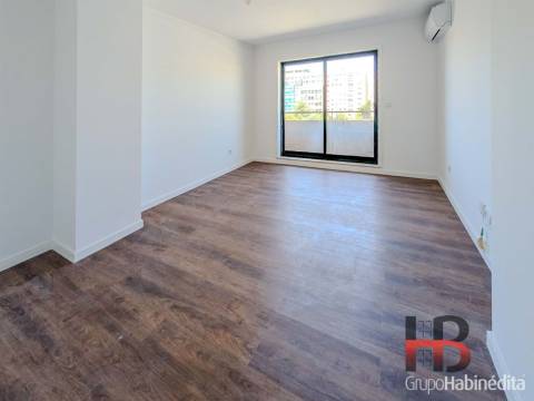 Apartamento T2 Arrendamento em Cidade da Maia,Maia