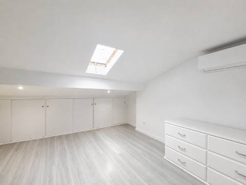 Apartamento T1+1 DUPLEX Venda em Campanhã,Porto