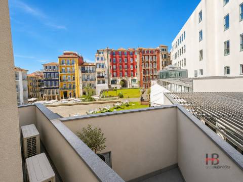 T1 Mobilado e Equipado | Edifício das Cardosas | Baixa do Porto