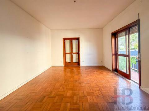 Apartamento T3 Venda em Ramalde,Porto