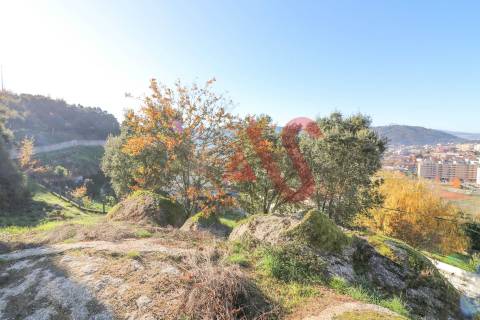 Terreno para construção com 1.000 m2 em São Miguel, Vizela