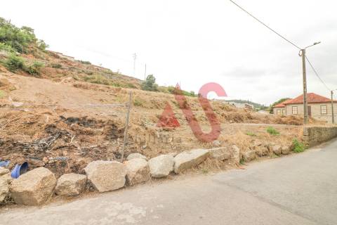 Lote de terreno para construção com com 3.393 m2 em São Miguel, Vizela