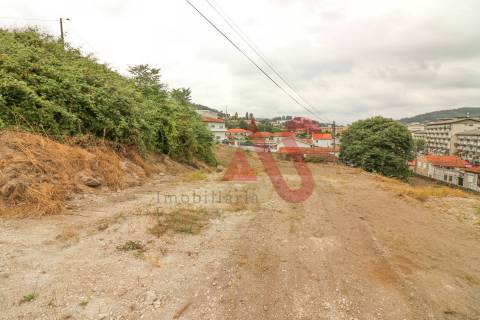 Lote de terreno para construção com com 3.393 m2 em São Miguel, Vizela