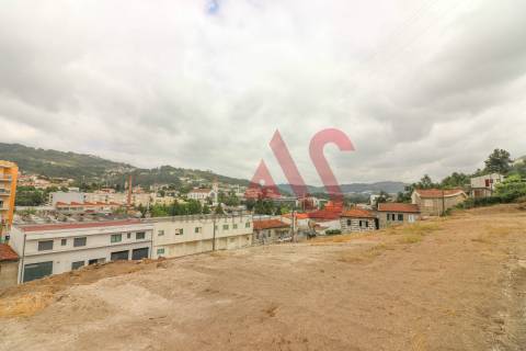 Lote de terreno para construção com com 3.393 m2 em São Miguel, Vizela