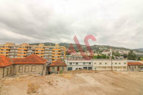 Lote de terreno para construção com com 3.393 m2 em São Miguel, Vizela