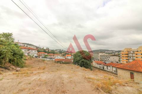 Lote de terreno para construção com com 3.393 m2 em São Miguel, Vizela