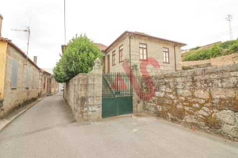 Lote de terreno para construção com com 3.393 m2 em São Miguel, Vizela