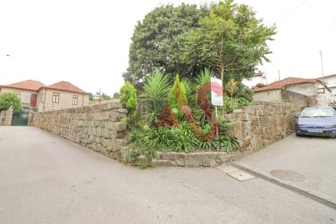 Lote de terreno para construção com com 3.393 m2 em São Miguel, Vizela