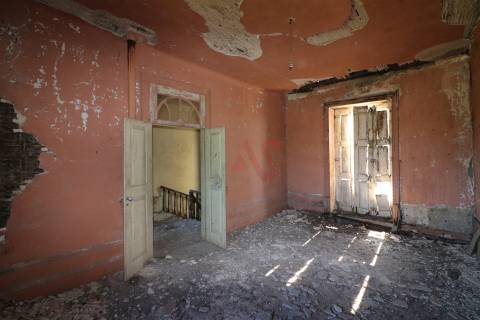 Quinta centenária para restauro com 3.200 m2 em Raimonda, Paços de Ferreira