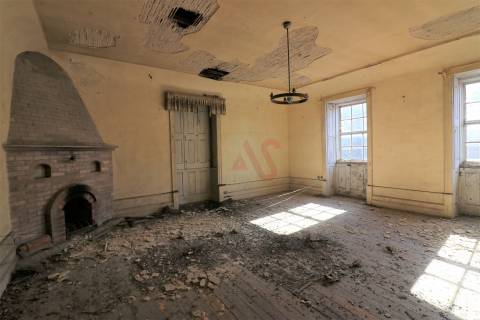 Quinta centenária para restauro com 3.200 m2 em Raimonda, Paços de Ferreira