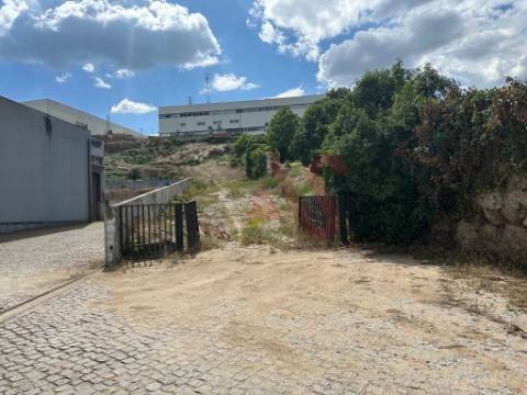 Terreno para construção Industrial com 5.685 m2 em Infias, Vizela