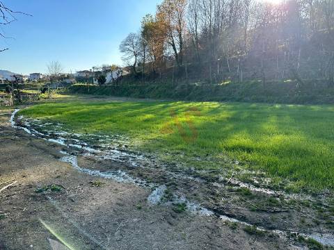 Moradia T2 para restauro em São Faustino, Guimarães