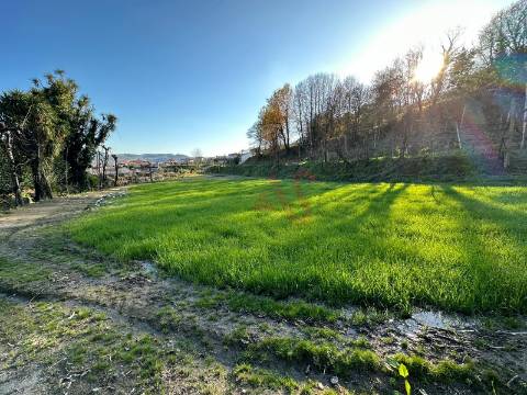 Moradia T2 para restauro em São Faustino, Guimarães