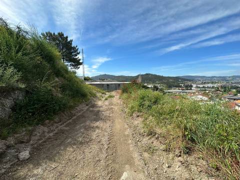 Terreno para construção com 6.652 m2 em São Miguel, Vizela