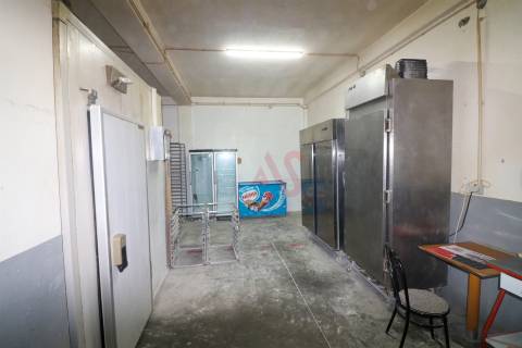 Trespasse de estabelecimento comercial com 197 m2 em Lagoas, Santo Adrião de Vizela