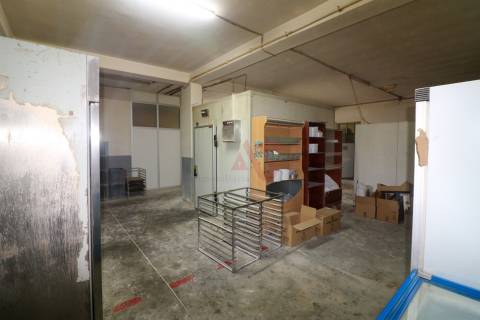 Trespasse de estabelecimento comercial com 197 m2 em Lagoas, Santo Adrião de Vizela