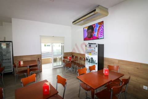 Trespasse de estabelecimento comercial com 197 m2 em Lagoas, Santo Adrião de Vizela