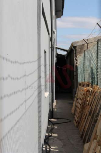 Pavilhão industrial com 1.017 m2 em Margaride, Felgueiras