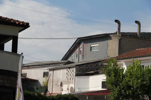 Pavilhão industrial com 1.017 m2 em Margaride, Felgueiras