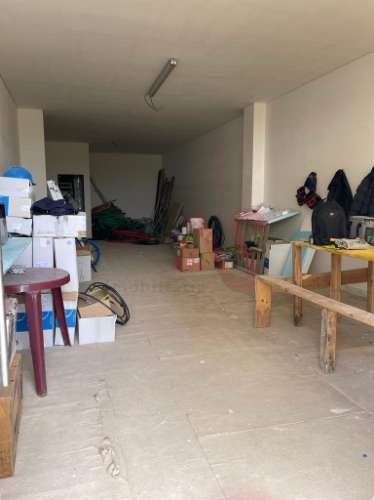 Loja J com 62.5m2 no centro de Lousada.