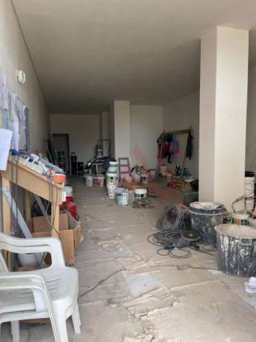 Loja J com 62.5m2 no centro de Lousada.